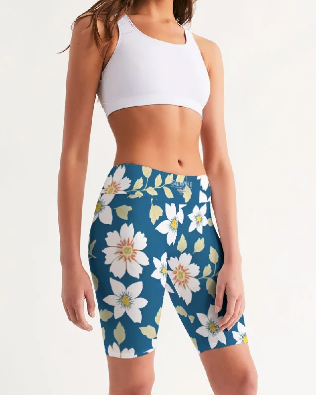 Dark blue background and white flower pattern Women's All-Over Print Mid-Rise Bike Shorts