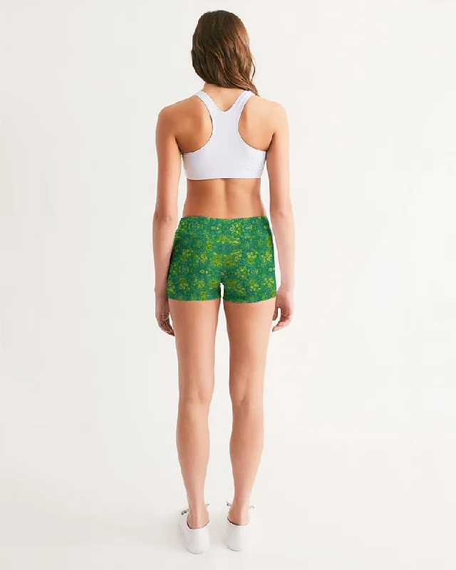 Green lush Repeat pattern Women's Mid-Rise Yoga Shorts