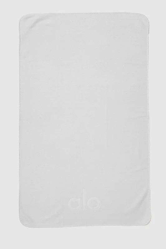 Performance No Sweat Hand Towel - Dove Grey