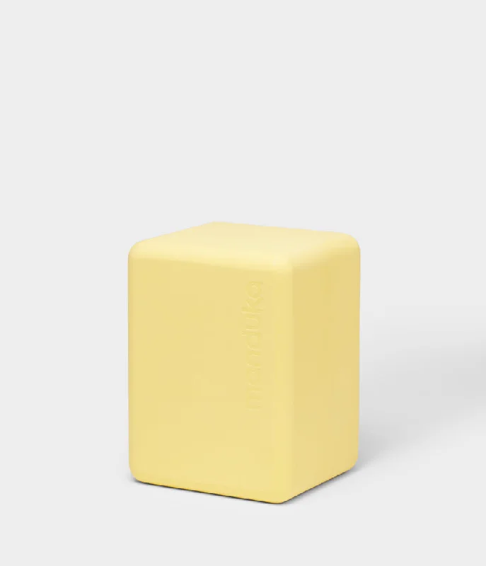 Manduka Recycled Foam Mini Travel Block  - Lemon