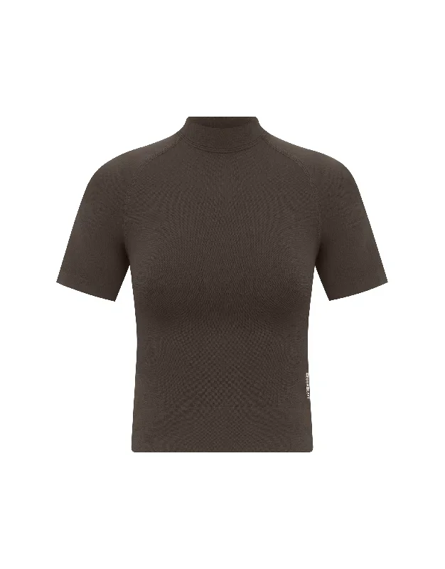 seamless-high-neck-tee-espresso